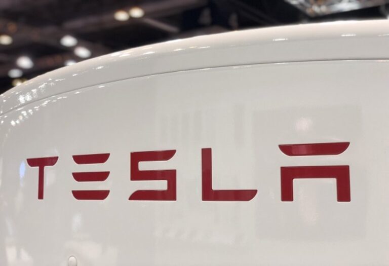 Tesla incrementa su beneficio neto un 17% en el primer trimestre, alcanzando 407,5 millones de euros