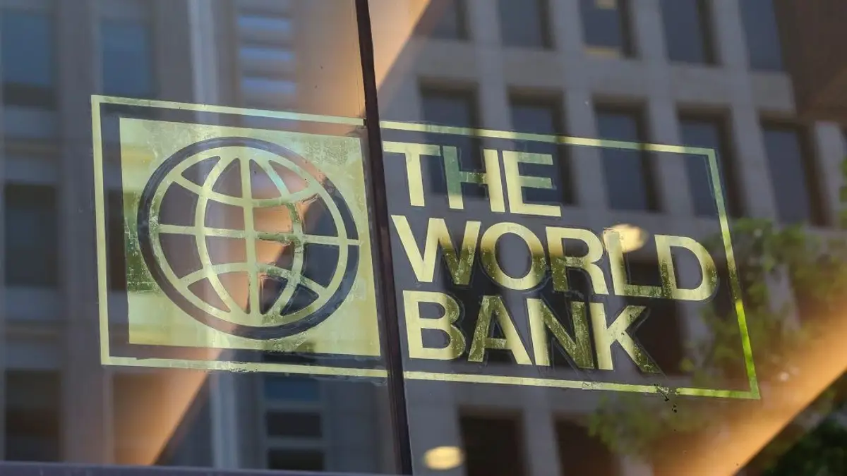 Banco Mundial anticipa un incremento del 23,6% en los precios de la energía para 2026 debido al